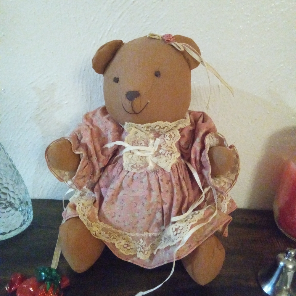 Vintage Russ Country Classics Tan Bear Pink Ruffled White Lace Flower Dress Bow